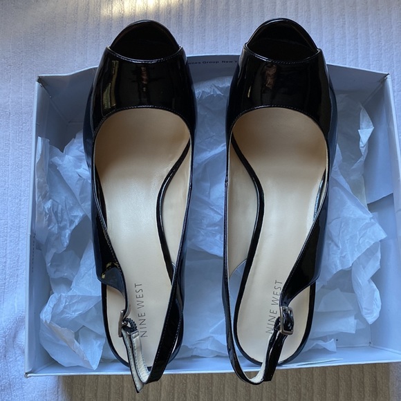 Nine West black patent leather 4” sling back heels. - Picture 7 of 8